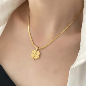 Elegant Clover Necklace Pendant