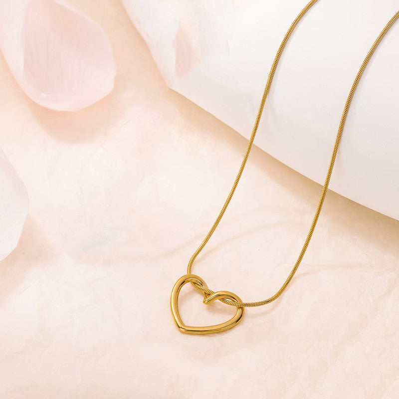 Minimalist Heart Pendant Necklace - Image 3