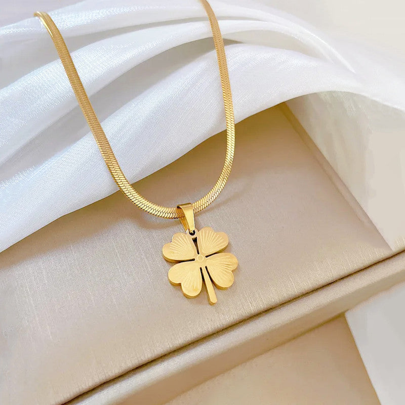 Elegant Clover Necklace Pendant - Image 2