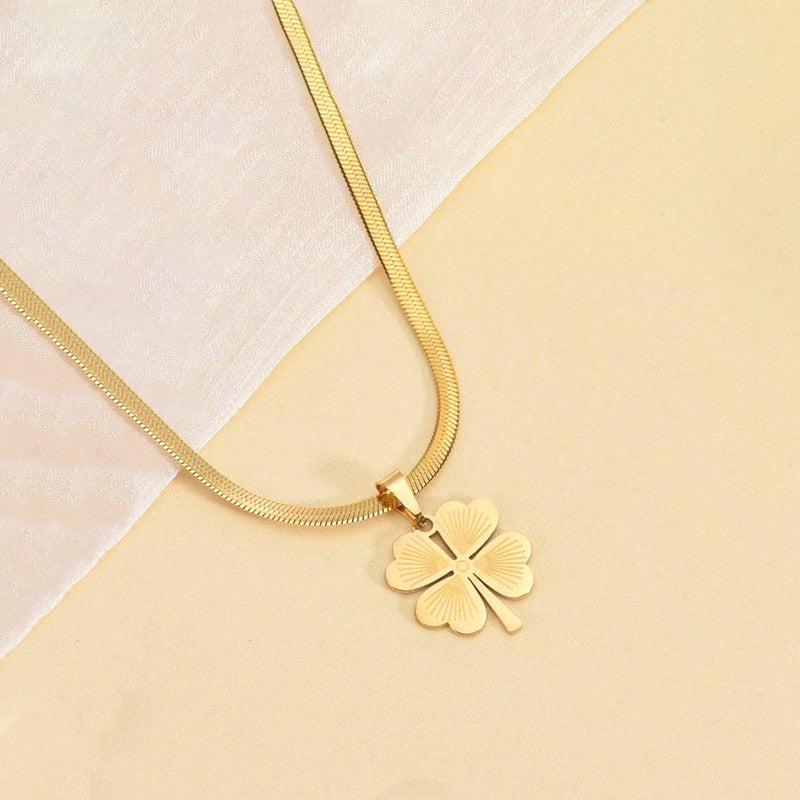 Elegant Clover Necklace Pendant - Image 3